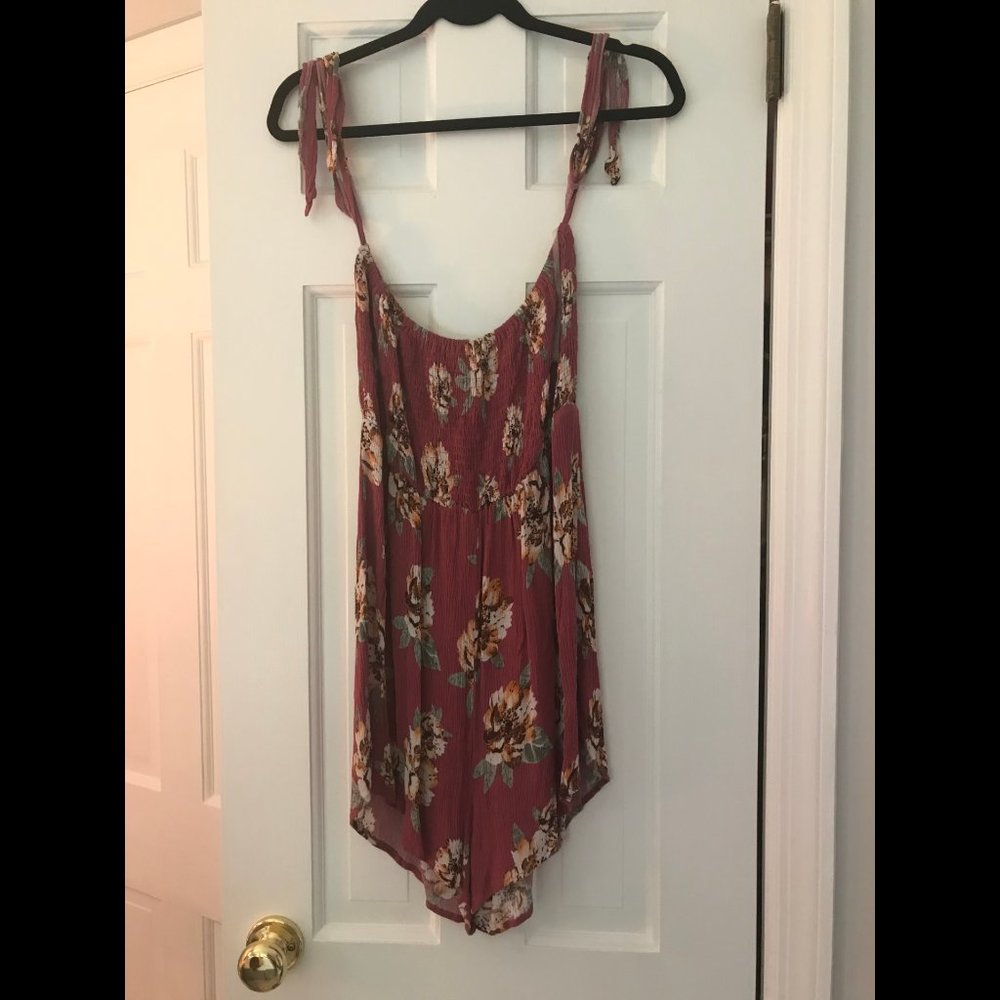 ⭐️3/$25 Floral Off the Shoulder Straps Romper